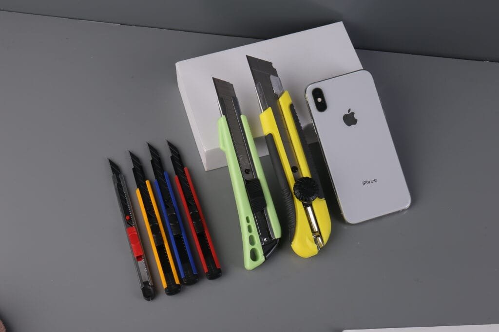 Professional-grade utility knives