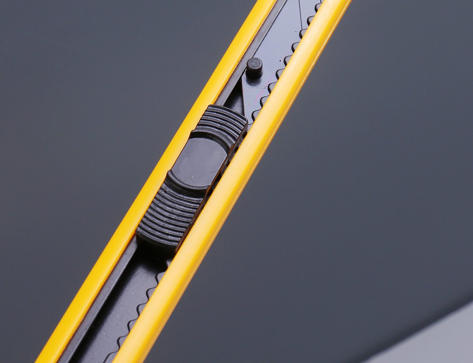 Tips for Maintaining and Extending the Life of Your Utility Knife Blades